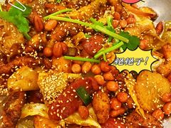 -愉肴麻辣香锅(中山路店)