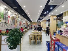 大堂-江城燕子大排档(江汉路步行街店)