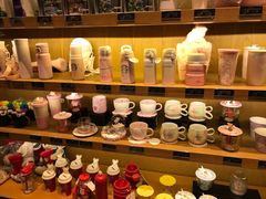 零售区-星巴克臻选(舟山凯虹广场店)