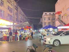-张大师鸭爪爪特色干锅(南湖店)