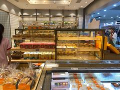 面包甜点陈列柜-面包新语(滨湖万达店)