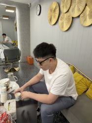 -即型男士理发工作室