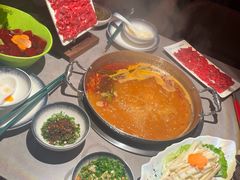 -伴山牛贵州黄牛肉火锅·苗疆非遗艺术餐厅(上海首店)