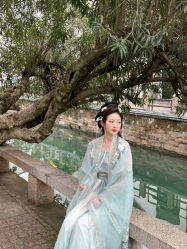 -一揽芳华汉服旗袍体验馆(拙政园店)