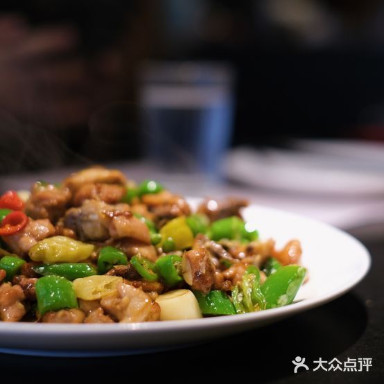 小街头自来熟