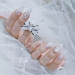 -U+nail优加专业美甲美睫
