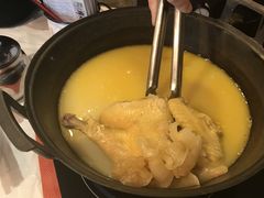 -鲜入围煮花胶鸡海鲜火锅