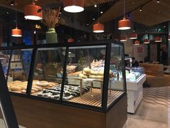 面包甜点陈列柜-Dough&Joe团憩(瑞虹天地月亮湾店)