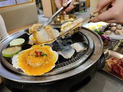 -围炉肉舍•炭烤活鳗•丹东海鲜烤肉(步行街店)