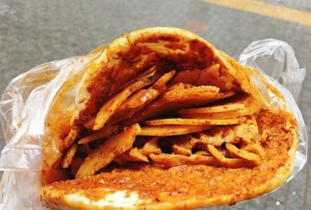 胖妈土豆片夹馍-"土豆片夹馍鲜香麻辣 饼酥软 凉皮味道.