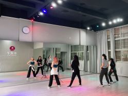 -星秀丽模特T台·舞蹈师资培训中心