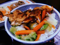 蔬菜煎鸡饭-吉野家(南昌铜锣湾店)