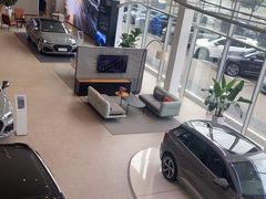 -深圳锦龙奥迪4S店(前海店)