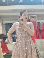 -月月婚纱礼服仓储店(王府井店)