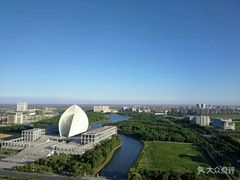 -上海滴水湖皇冠假日酒店