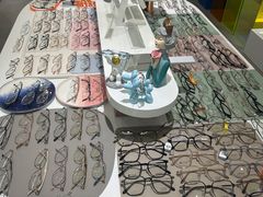 -GOOMI久米眼镜·蔡司·依视路·明月官方授权店(龙德紫金店)