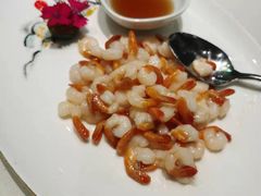手剥河虾仁-蝶园·装修中(BFC外滩金融中心店)