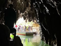 -怀托摩萤火虫洞