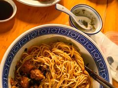 辣肉面-沪西老弄堂面馆(定西路店)