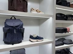 -百年港湾奥特莱斯(香炉礁店)