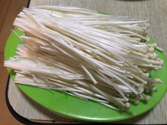 -洞庭洲·防空洞火锅·烧烤·铜锅涮肉(新百广场店)