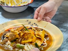 -方铲铲·成都板凳面(滨江银泰店)