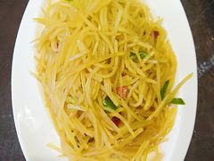 凉拌土豆丝-刘胖子家常菜·蹄花焖藕(中央花园店)