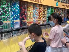 -m豆巧克力世界(上海世茂广场店)