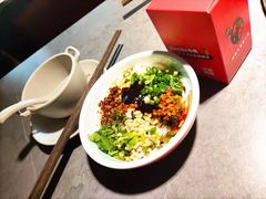 豆花米线-热火朝天鲜切牛肉火锅(南强街巷店)