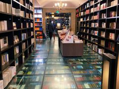 -钟书阁(松江泰晤士小镇店)