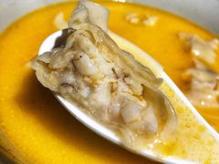 金汤黄鱼馄饨-蟹黄鱼·楼上面馆(外滩中央旗舰店)