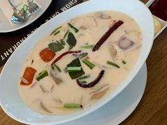 -Chom Cafe and Restaurant