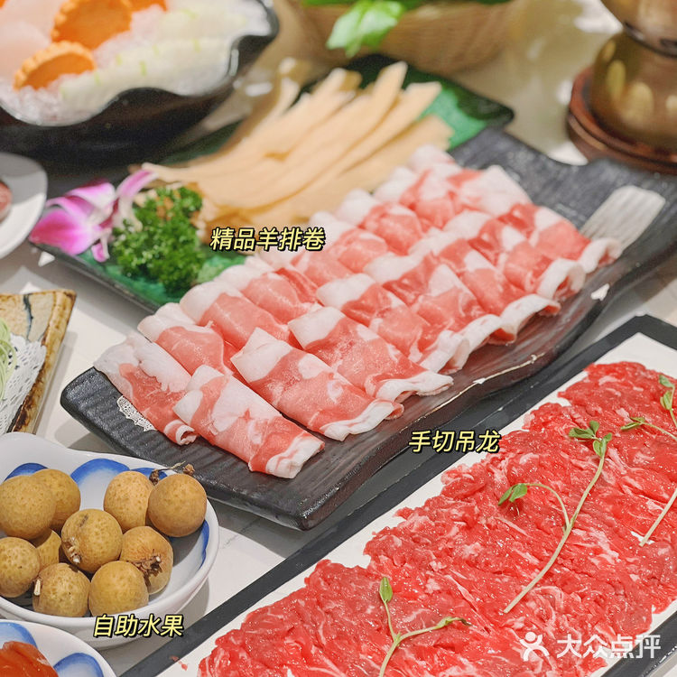 沉浸式海鲜🦞火锅🍲——视觉👀与味觉的盛宴