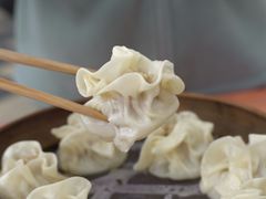 鲜肉笋丁烧卖-草庐酒家