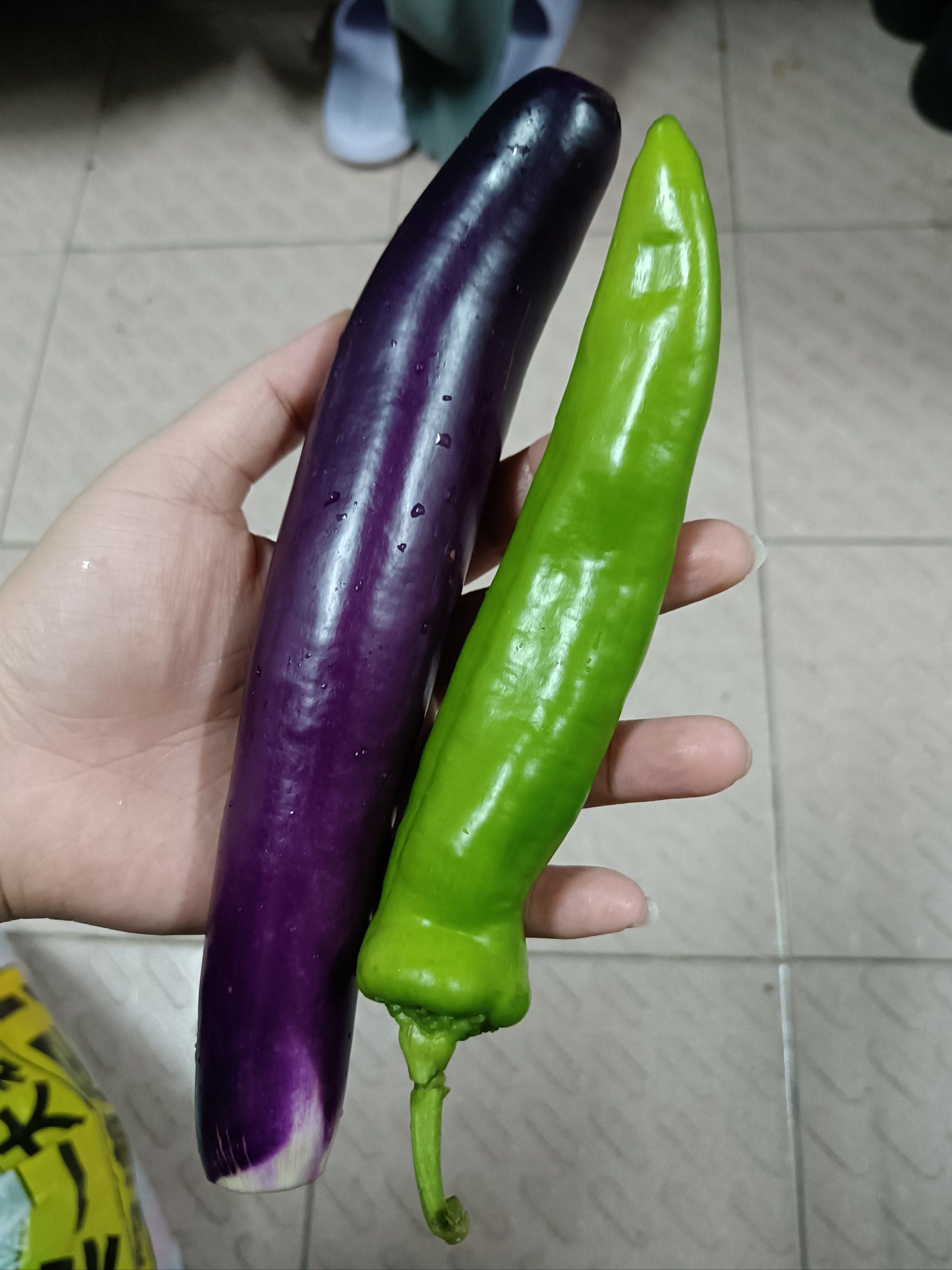 切得嗖嗖的小茄子🍆