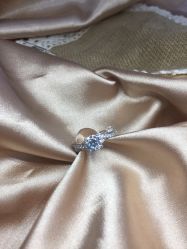 -威德钻石-克拉钻大本营(南京东路店)