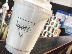 拿鐵-Manner Coffee(芮欧百货店)