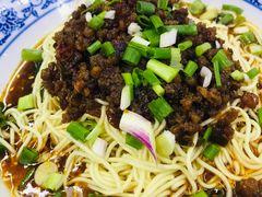 -渝之汇牛肉豌杂面