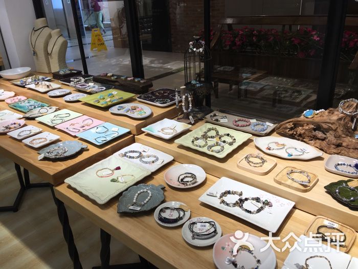 me to two 手工饰品diy体验的点评