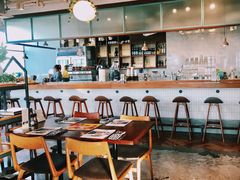 -ROAST coffee & eatery