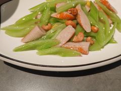 西芹腰果炒蟹柳-邑金陵北京烤鸭店·现炒家常菜(ITC MALL店)