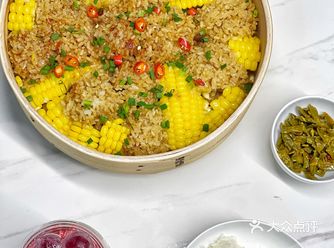 滴！导哥的晚餐上线。  家里有排骨，所以就做了这个【