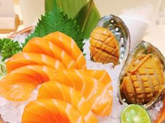 三文鱼刺身-小句号·精致料理(江南环球港店)