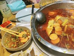 -肖肖酸萝卜鱼火锅(总店)