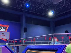 -爱蹦iBOON蹦床运动馆(江汉店)