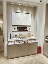 -法国娇兰精品店