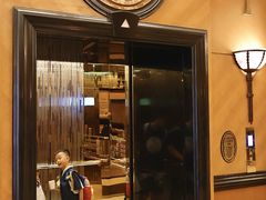 -深圳富苑皇冠假日套房酒店