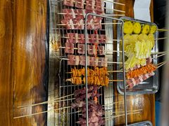 -哈尔滨小酒馆·鲜肉现穿自助烧烤(康新花园店)