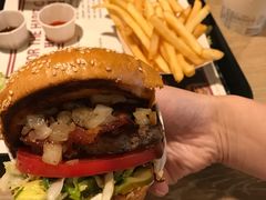 -The Habit Burger Grill 哈比特汉堡(复兴soho店)