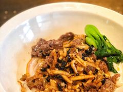 干拌酸笋牛肉粉-漆黑觉米粉(三里屯店)